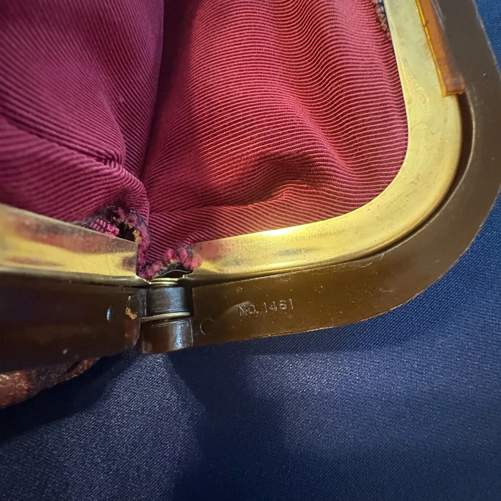 SOLD Vintage Burgundy Leather and Acrylic Tortoise Shell Clutch, with Kiss Clasp - Picture 9 of 13